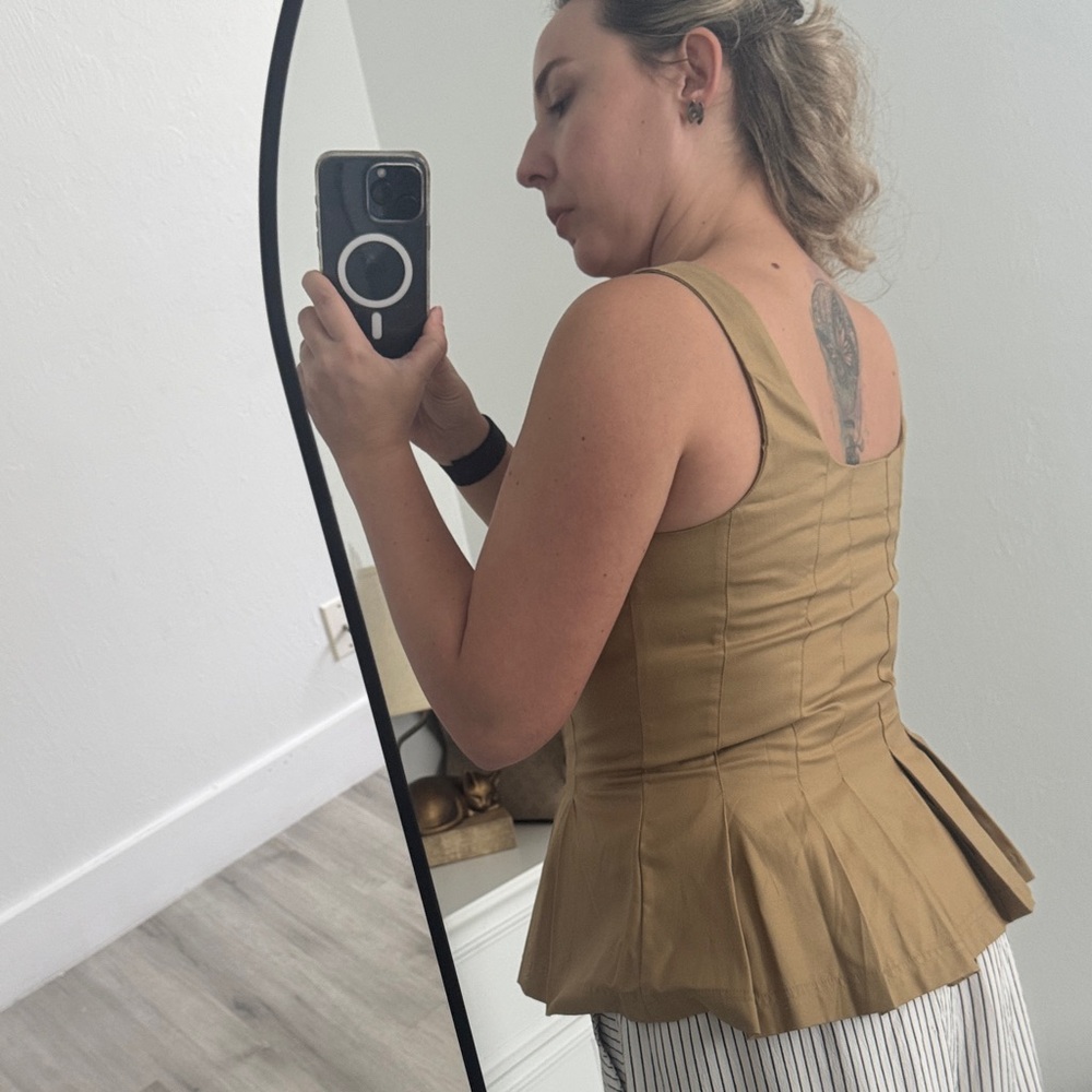 Banana Republic Tan Button-Down Blouse - Picture 2 of 3